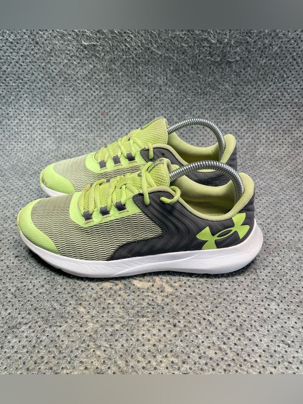 Under Armour Outbustle Green Shoes Size 8.5 Women’s 7 Men’s
